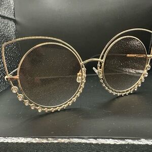New Elegant Gold Sunglasses with Crystal Accents